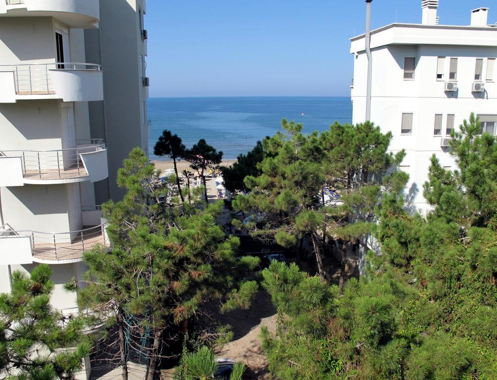Villa Arberia Kryemëdhej Oda fotoğraf